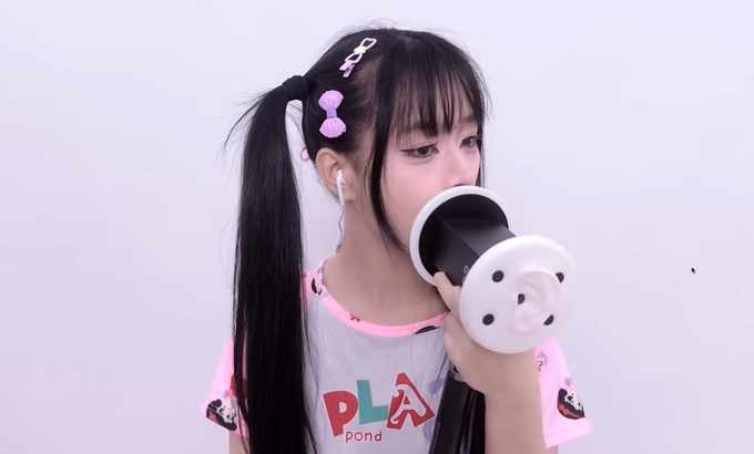 晓美 🥰晓美 Xiao Mei ASMR 舔耳口腔音喘息 舔耳朵 舔和吃 舔耳朵