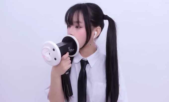 晓美 Xiao Mei 🥰晓美 Xiao Mei ASMR 舔耳口腔音喘息 舔耳朵 舔和吃 舔耳朵