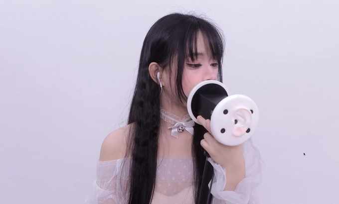 晓美 🥰晓美 Xiao Mei ASMR 舔耳口腔音喘息 舔耳朵 舔和吃 舔耳朵