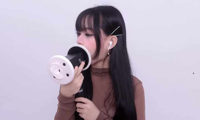 晓美 🥰晓美 Xiao Mei ASMR 舔耳口腔音喘息 舔耳朵 舔和吃 舔耳朵