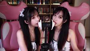 Luna77【小女巫露娜🌛ASMR】高跟鞋 & 舔耳朵 & 粘液（不说话）