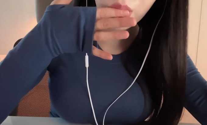 yuuu ASMR 吐画 吐口水画你，嘴巴发出声音