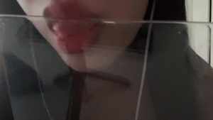 yuuu 舔玻璃