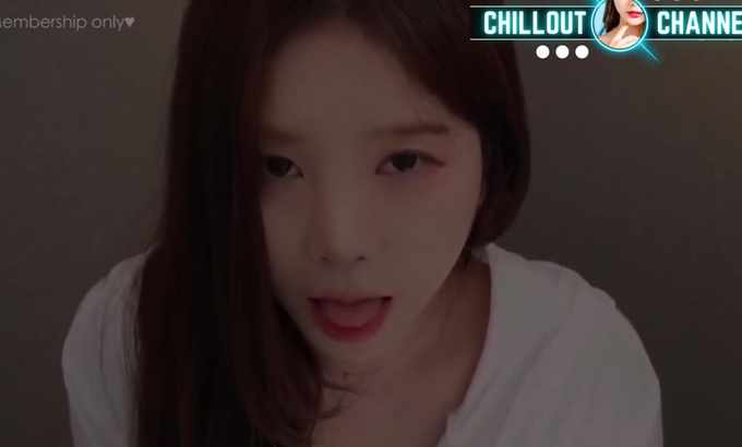 Yoon ying（ASMR_Yoonying）二合一助眠自切屏幕舔麦克风