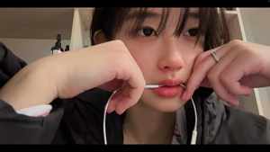 申大超超 轻咬耳机麦｜ASMR