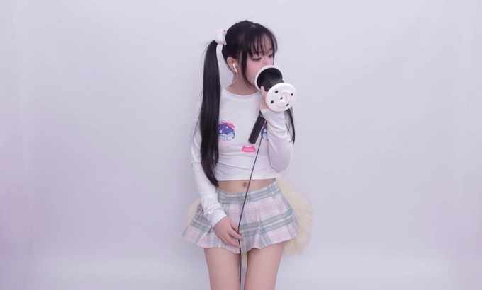 晓美 🥰晓美 Xiao Mei ASMR 舔耳口腔音喘息 舔耳朵 舔和吃 舔耳朵