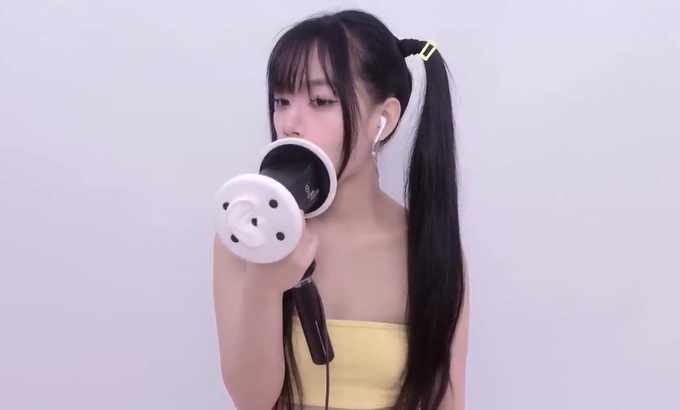 晓美 🥰晓美 Xiao Mei ASMR 舔耳口腔音喘息 舔耳朵 舔和吃 舔耳朵