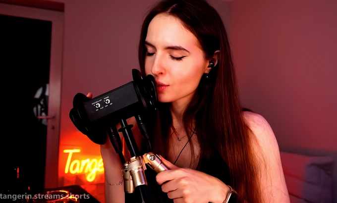 Tangerin ASMR 吐舌绘画 / 嘴部声音 / 深舌颤动和织物刮擦 | Tangerin