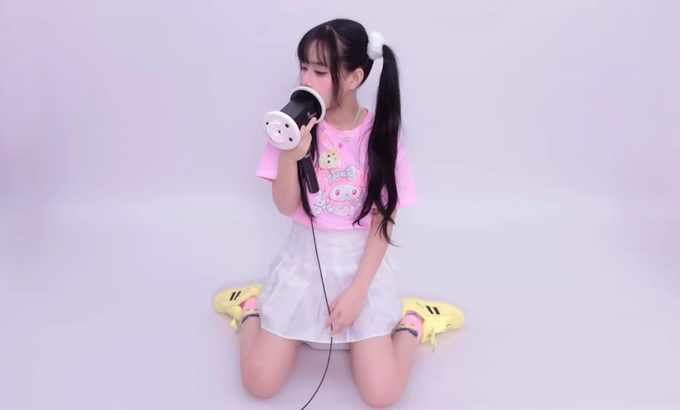 晓美 🥰晓美 Xiao Mei ASMR 舔耳口腔音喘息 舔耳朵 舔和吃 舔耳朵