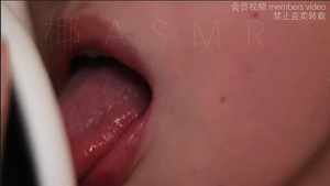 coconut椰砸 其实是椰子啦 近距离特写ASMR舔耳助眠