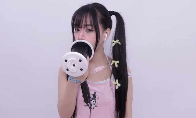 晓美 🥰晓美 Xiao Mei ASMR 舔耳口腔音喘息 舔耳朵 舔和吃 舔耳朵