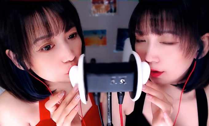 众乐-圈圈 你的圈圈儿 双胞胎亲吻ASMR舔耳福利