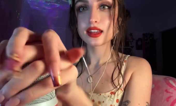 beebee ASMR 麦克风按摩（麦克风握持、摩擦、指甲点击、手部声音、痒痒的耳语 +）