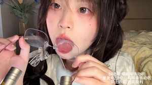 椰椰拿铁 哈气舔眼镜ASMR舔耳福利