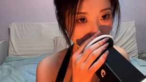 白桃子 ASMR 舔耳朵 舔和吃 舔耳朵 舔耳口腔音喘息