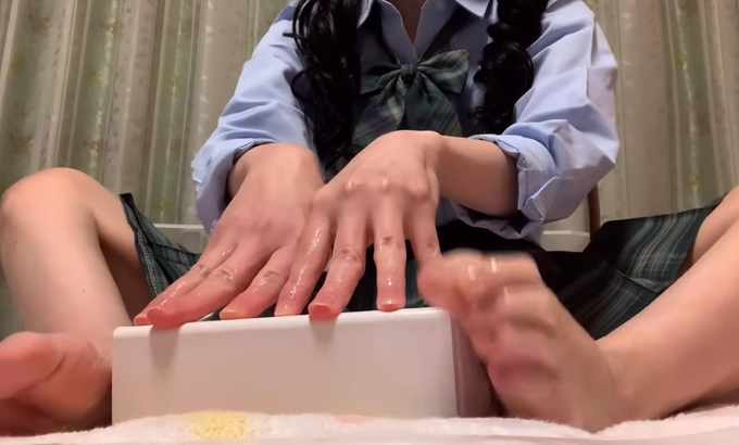 Fuwari  ASMR 疯狂脚部耳勺❣️足部精油按摩👐🏻💕拍打，刮痧，催眠💤疯狂脚部耳勺，精油按摩，拍打，刮痧