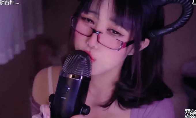 左颜玉 asmr 直播回放剪辑 少量耳语 很下饭 哄睡视频