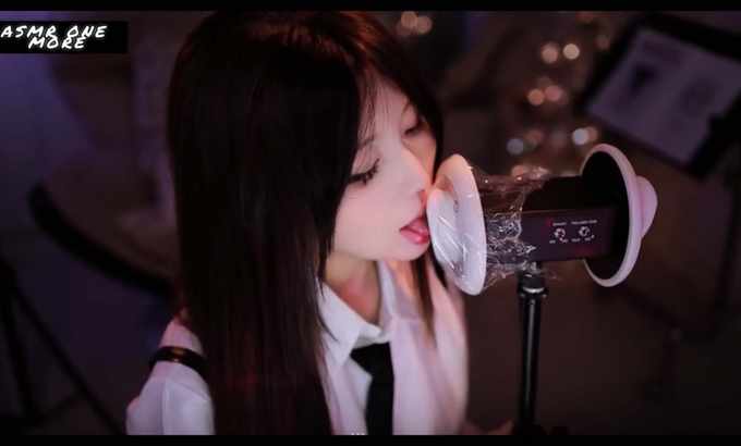 妮有柿 ASMR 舔耳朵 | 妮有柿舔耳