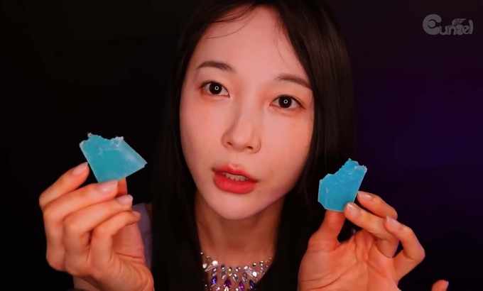Eunzel ASMR 은젤 ASMR Eunzel 流鼻涕👃🏻 食用水晶吃播💎