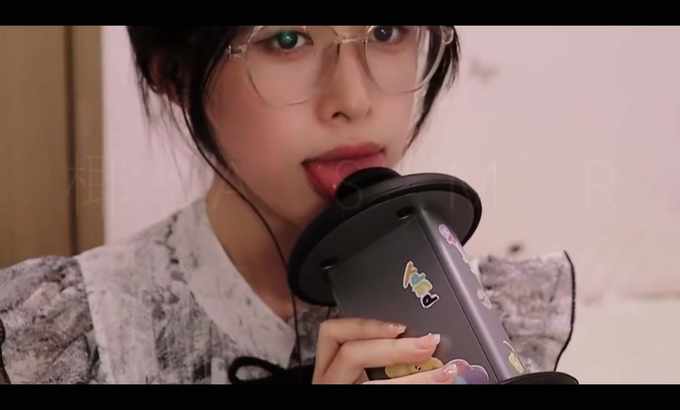 coconut椰砸 其实是椰子啦 堵耳朵心跳助眠ASMR舔耳福利资源
