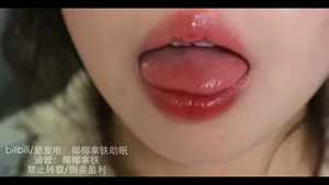 椰椰拿铁 充电视频ASMR舔耳福利