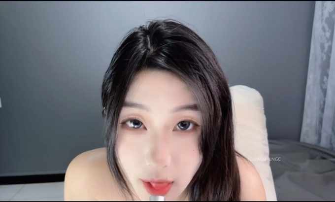 桃子baby asmr 身材展示口腔音小舌头