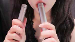 呆呆娜不呆 ASMR.硅胶耳朵酸奶音和刮舌苔和新麦口腔音测试 解压 声控哄睡 戴耳机效果更佳 asmr 极度舒适