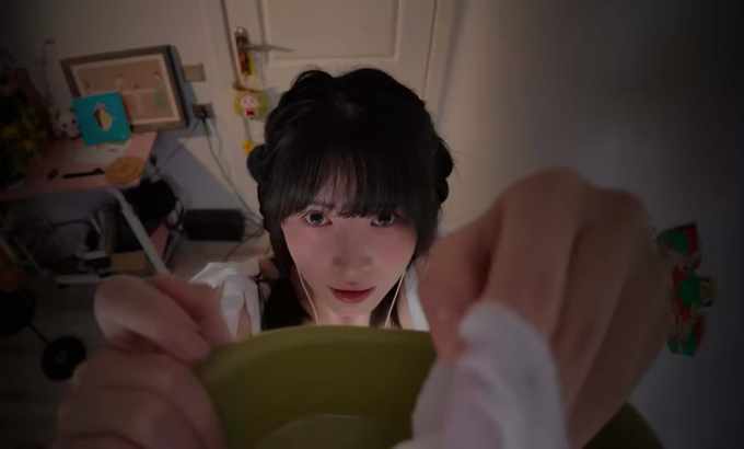 ZhiMa芝麻对辣 ASMR仲夏之夜給高大的你化甜美妝容 为高挑的你化妆