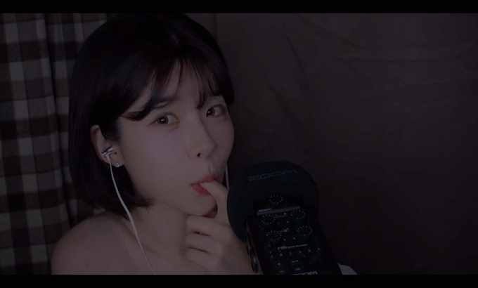 yeonchu 舔手指ASMR舔耳福利