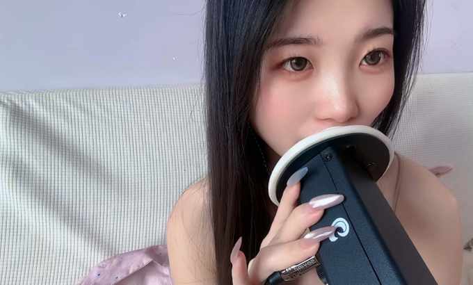 白桃子 ASMR 舔耳朵 舔和吃 舔耳朵 舔耳口腔音喘息弹舌