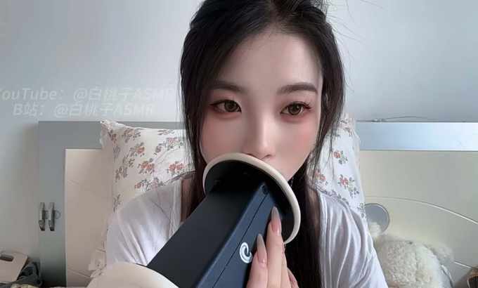 白桃子 ASMR 舔耳朵 舔和吃 舔耳朵 舔耳口腔音喘息弹舌