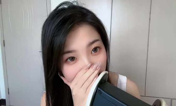 白桃子 ASMR 舔耳朵 舔和吃 舔耳朵 舔耳口腔音喘息弹舌