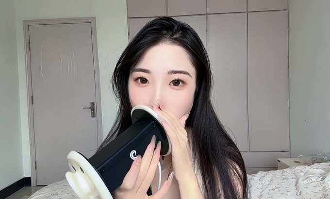 白桃子 ASMR 舔耳朵 舔和吃 舔耳朵 舔耳口腔音喘息弹舌