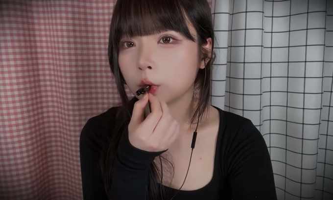 하녕 hanyung ASMR 刺痛针麦克风嘴巴声音（以及一点点说话 + 麦克风触摸）