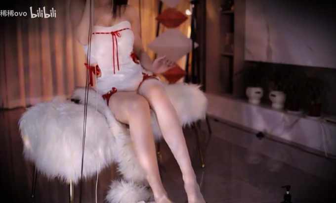 阿稀稀大魔王 美腿人妻ASMR舔耳福利