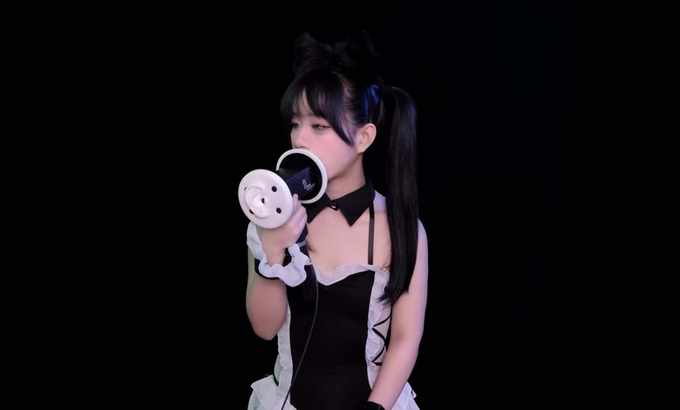 晓美 🥰晓美 Xiao Mei ASMR  舔耳口腔音喘息 舔耳朵 舔和吃 舔耳朵