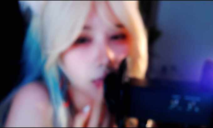 抱抱er 哄睡亲吻摸眼睛ASMR舔耳福利