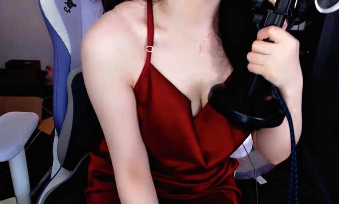 轩子巨2兔 🔴性感红裙女友为你私语耳边 | 深夜ASMR舔耳+口腔音放松🎧