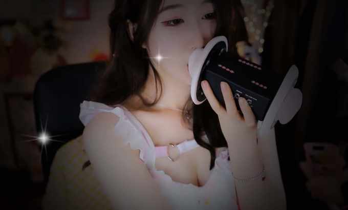 绮夏 无人声【ASMR/绮夏】口腔音精剪1 ASMR 嘴巴发出声音和舔耳朵切割（不说话）