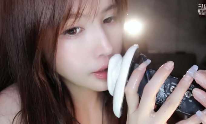 大艺术嘉carrie 口腔音ASMR舔耳福利