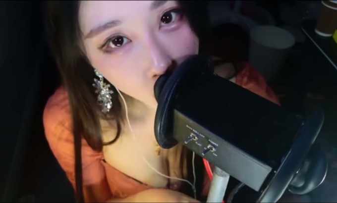 轩子巨2兔 ASMR shop I 轩子  口腔音  耳边轻语 弹舌