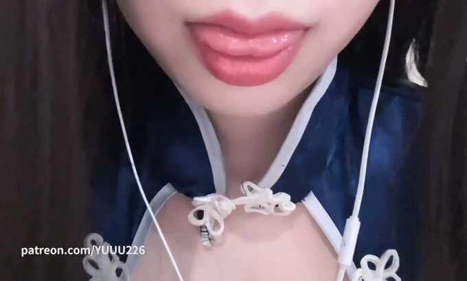 YUUU ASMR  镜头舔舔性感的舌头