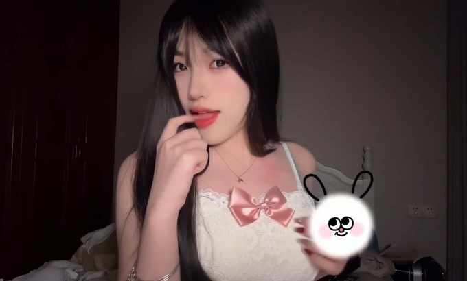 璐璐哄睡屋 ASMR 白色吊带