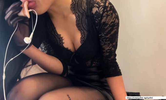 娜美 ASMR Nnn娜美 黑丝包臀皮裙舔耳