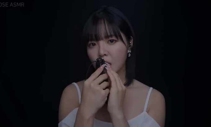 Rose 无人声 ASMR 极致麦克风咬嚼快感 🤯（无对话）