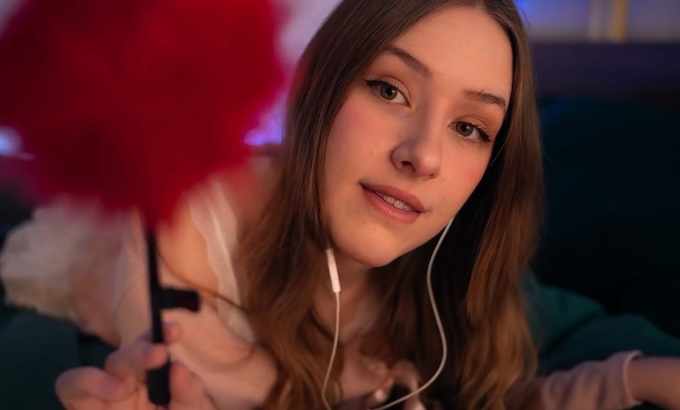 Diddly ASMR 睡觉时的低语声