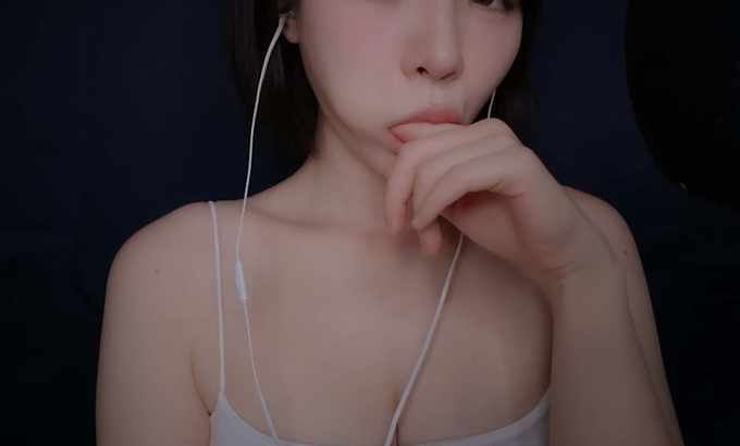 Yeonchu ASMR 吮吸手指