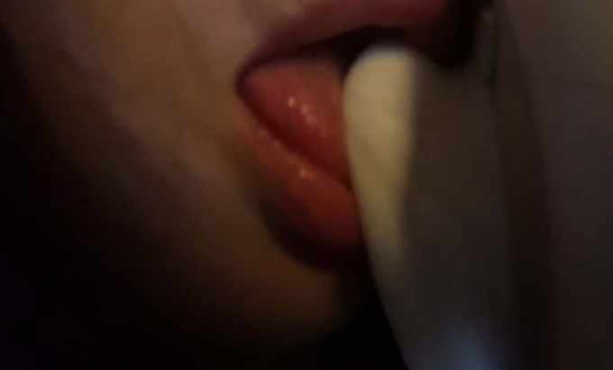 是的没错 ASMR 口腔音  舔耳