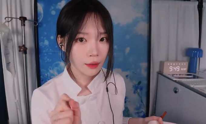 nara_나라 ASMR（Sub✔）护士角色扮演 | 为紫外线灼伤患者提供定制护理敷料、注射和冰袋