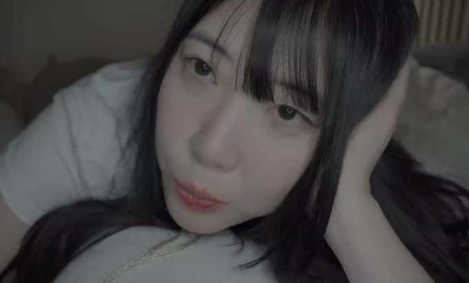 DOOBOO ASMR 床上聊天（健康饮食、即将发布的故事？还有手部动作）